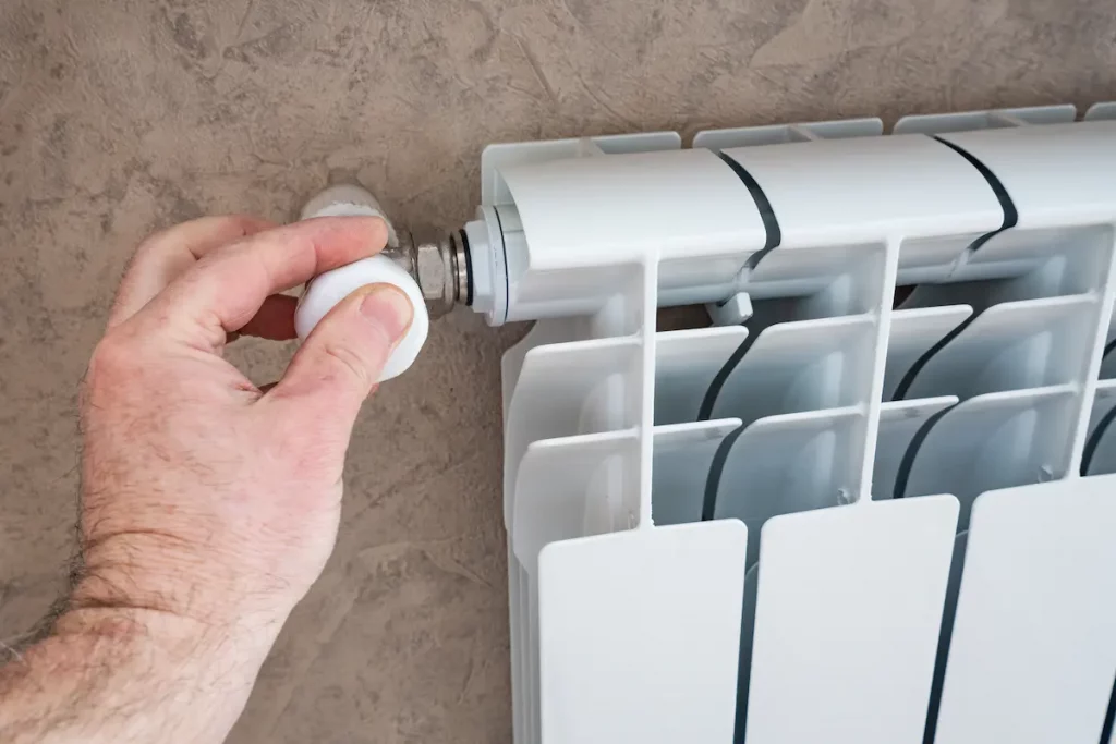 girando valvula del radiador cómo purgar los radiadores