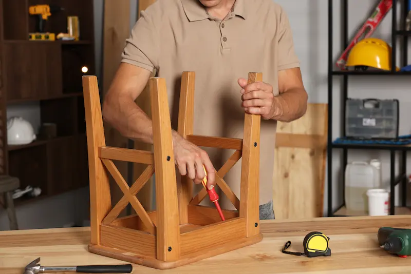 arreglando silla aflojada cómo arreglar sillas de madera que se aflojan